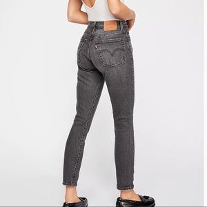 Levi’s high rise skinny jeans!!